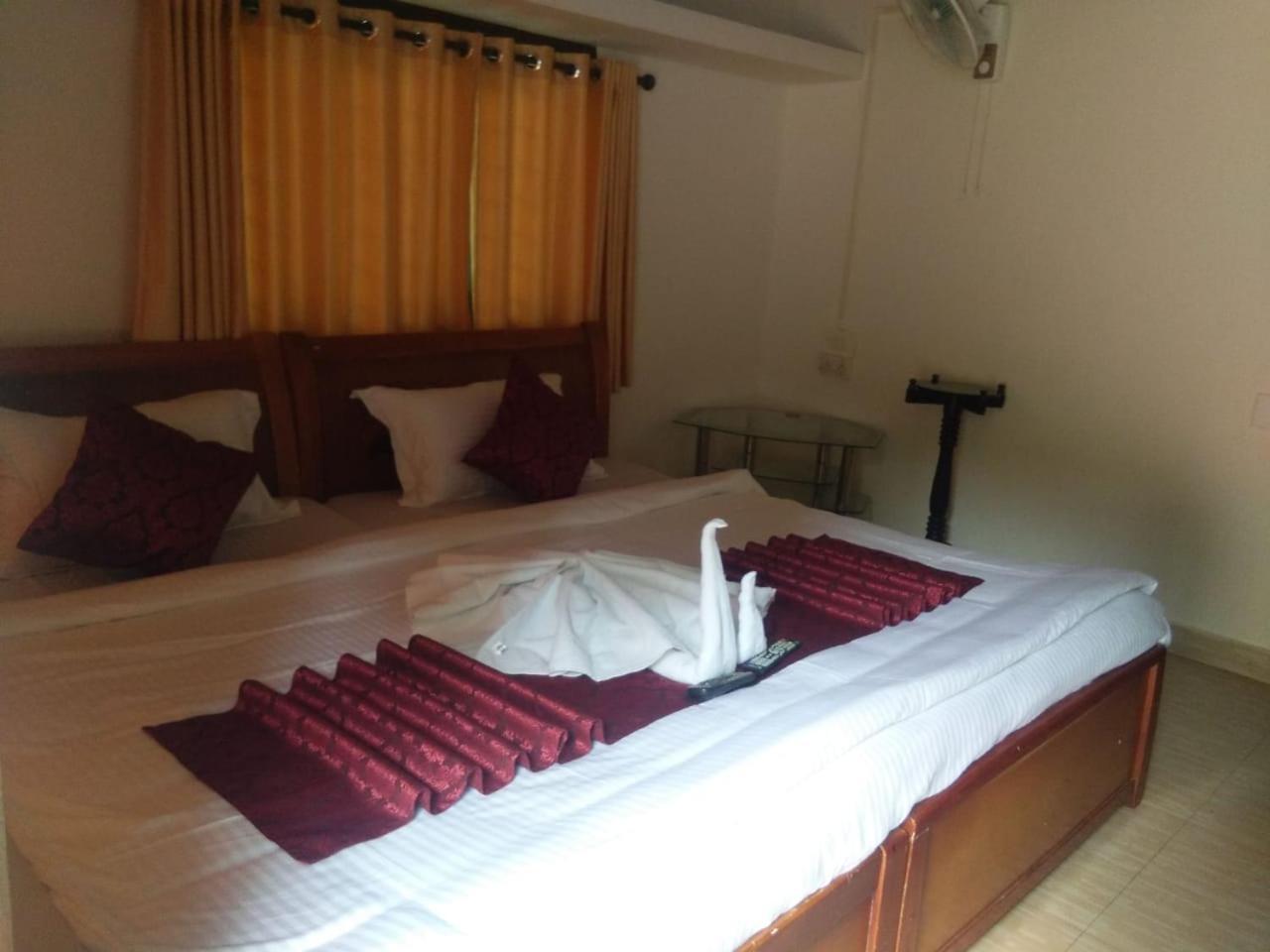 Bed and Breakfast Holly Hock Munnar Exterior foto