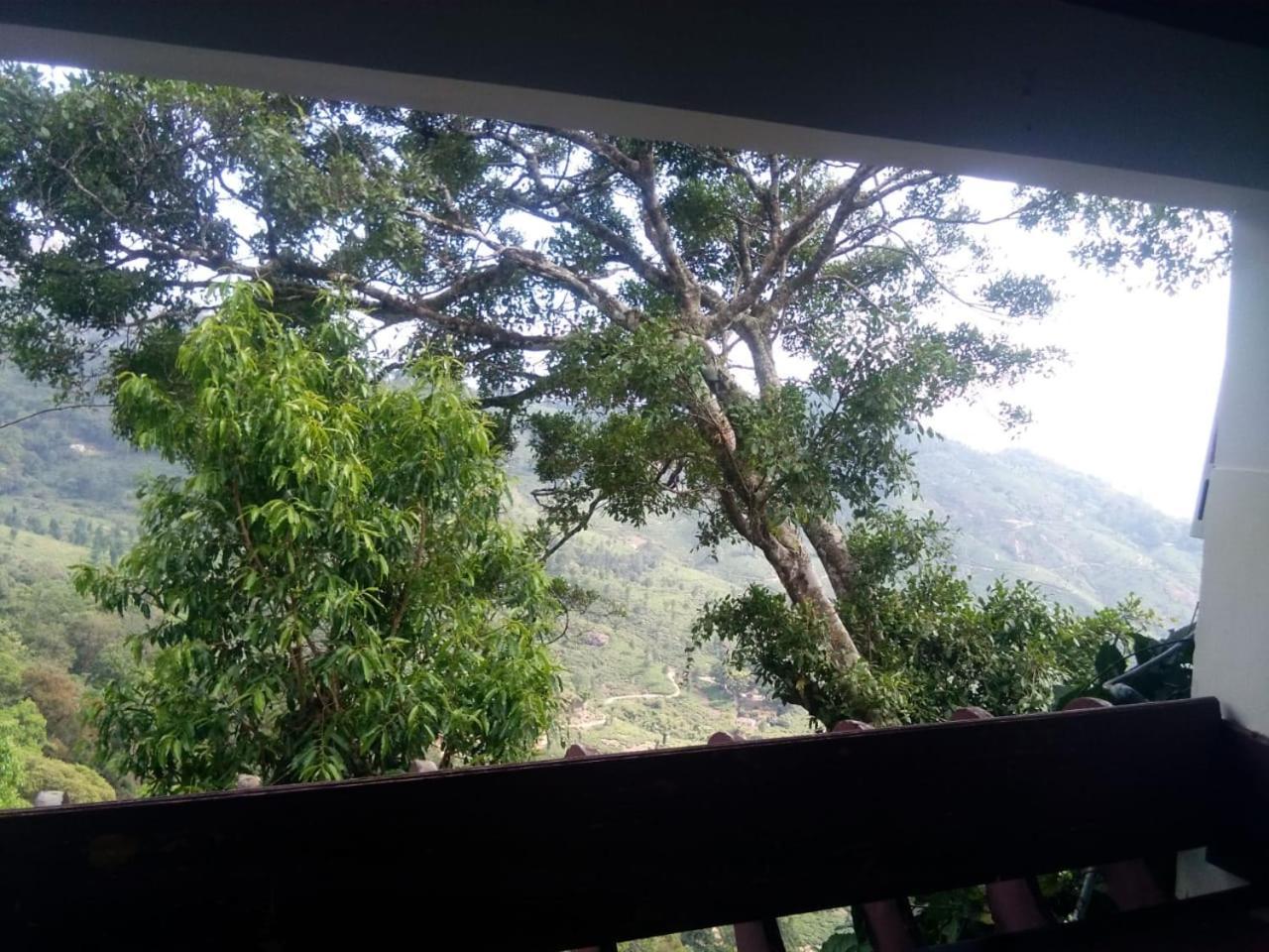 Bed and Breakfast Holly Hock Munnar Exterior foto