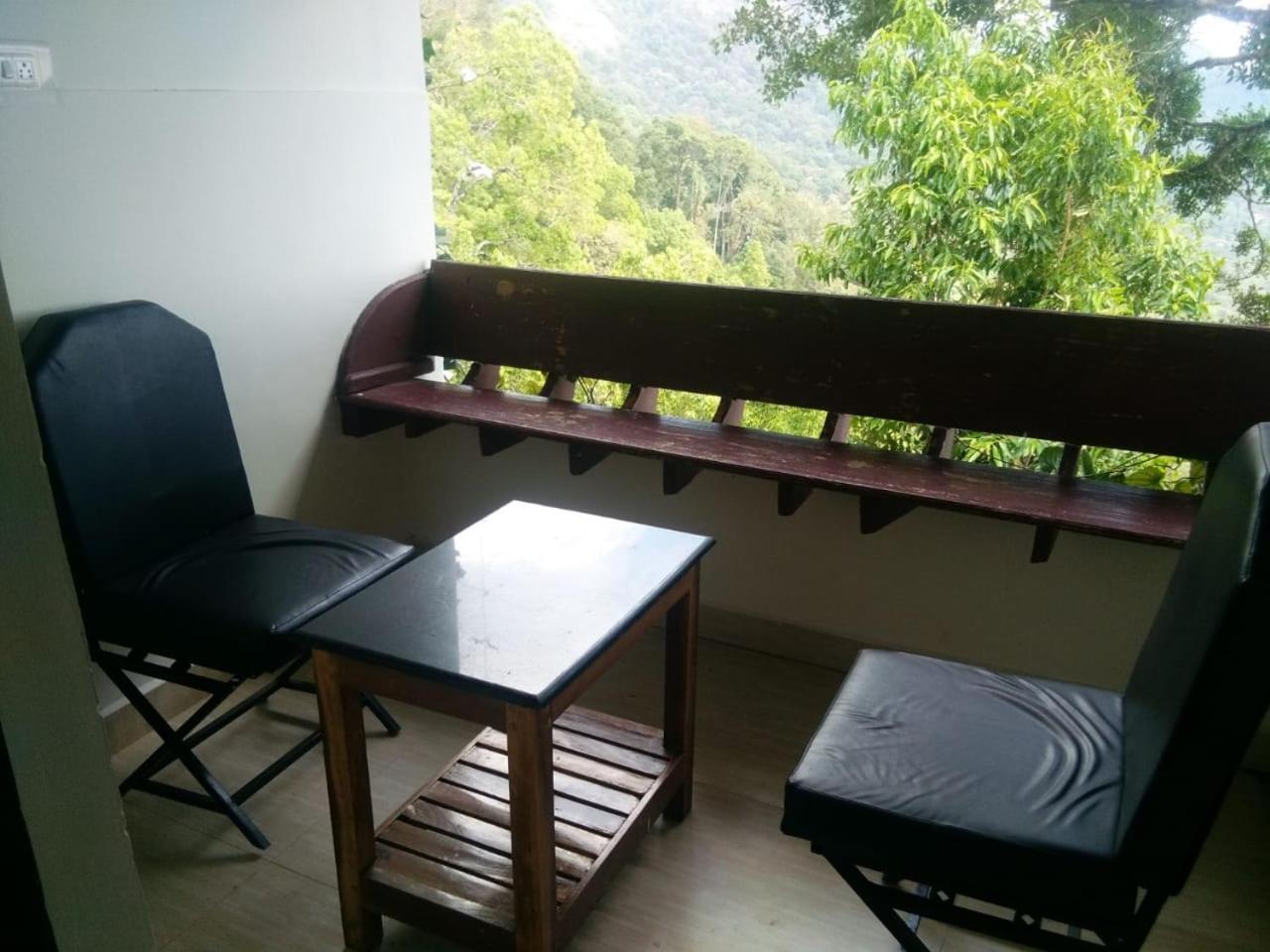 Bed and Breakfast Holly Hock Munnar Exterior foto