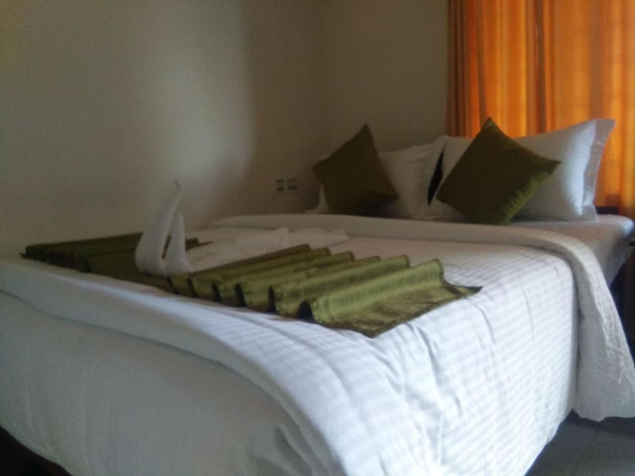 Bed and Breakfast Holly Hock Munnar Exterior foto